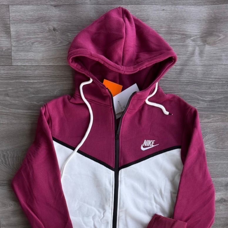Nike tech , jeans, teeshirt et maillot de foot — vue 3