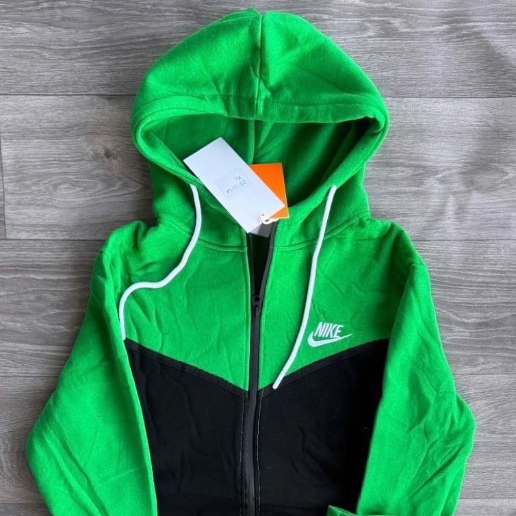 Nike tech , jeans, teeshirt et maillot de foot — vue 5