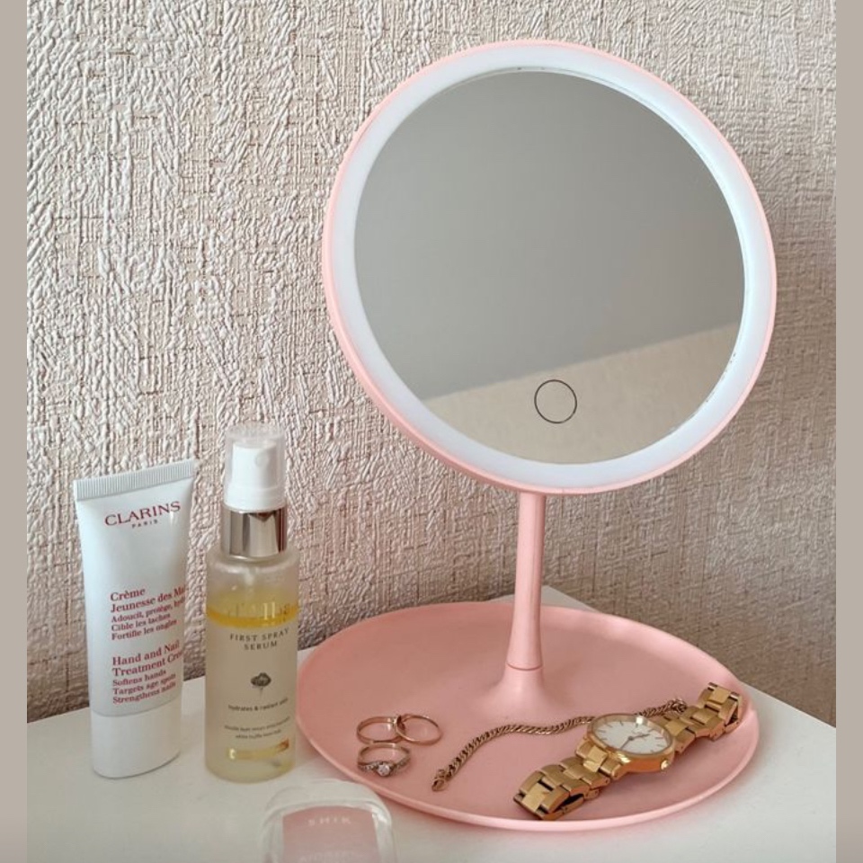 Miroir de maquillage LED avec éclairage intégré. — vue 2