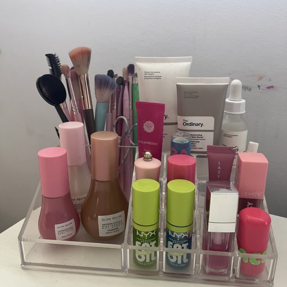 Organisateur de maquillage multifonction en acrylique transparent. — vue 2