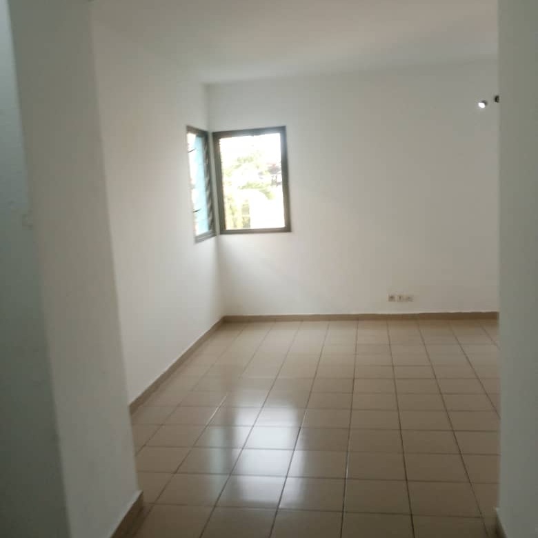 🏡🔥 VILLA TRIPLEX 6 PIÈCES À VENDRE À COCODY DJOROBITÉ — — vue 5