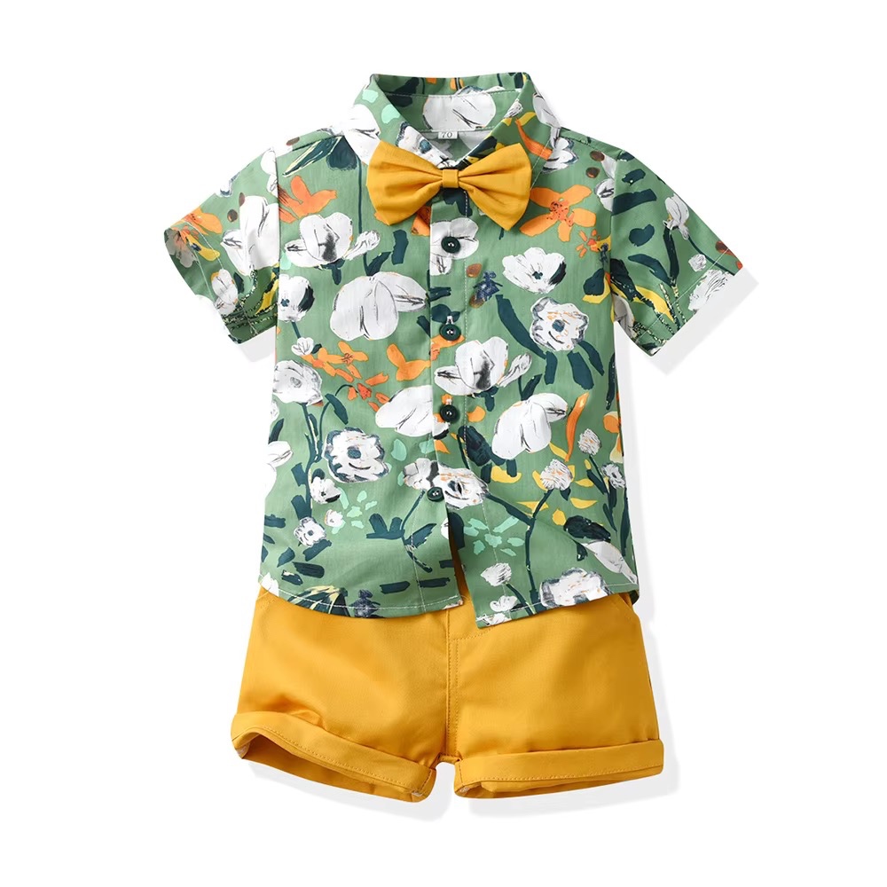 Prêt à expédier ensemble deux pièces à manches courtes de style vacances à la plage pour garçons ensemble chemise et short pour enfants d'inspiration hawaïenne élégant — vue 3