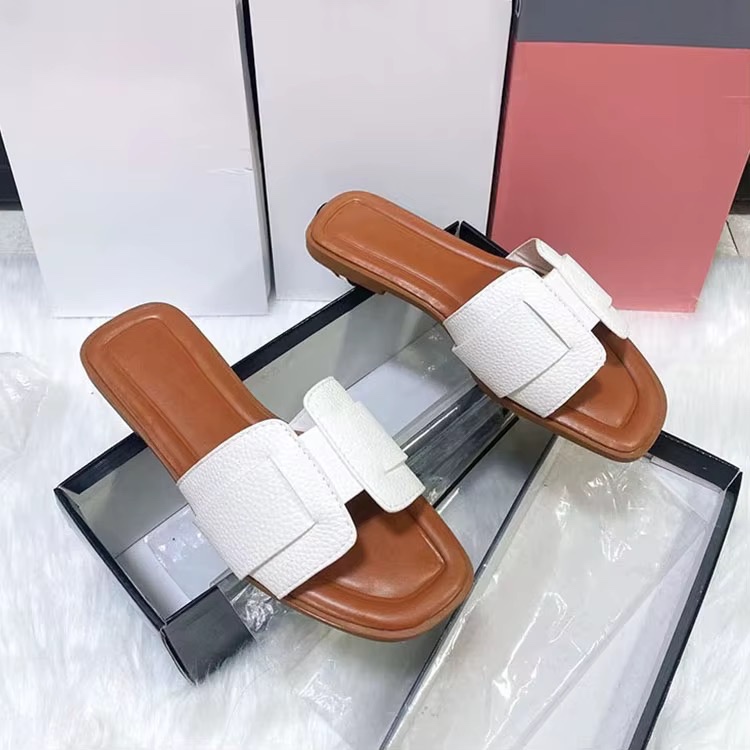 Vente en gros directe d'usine, pantoufles ouvertes pour  femmes, pantoufles plates décontractées pour femmes, pantoufles tendance pour femmes — vue 2
