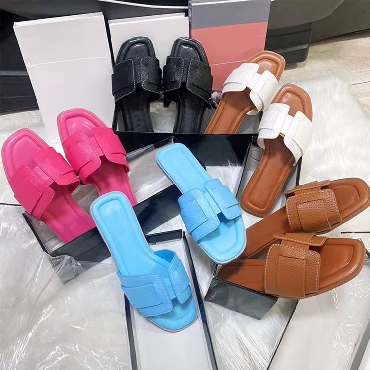 Vente en gros directe d'usine, pantoufles ouvertes pour  femmes, pantoufles plates décontractées pour femmes, pantoufles tendance pour femmes — vue 4