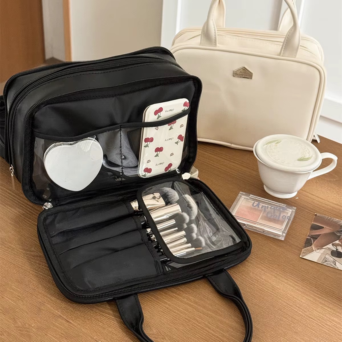 Sac de maquillage suspendu de couleur unie, en cuir PU imperméable, grand format, multi-couches, pour le voyage, organiseur de rangement pour cosmétiques et articles de toilette — vue 3