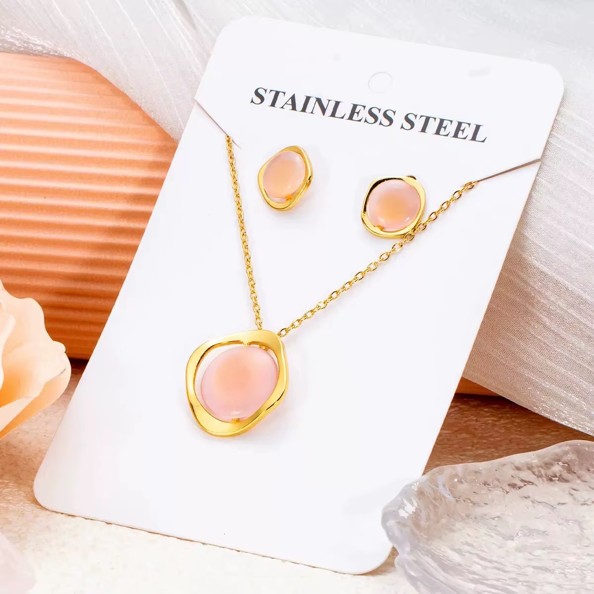 YL-72 Collier en acier inoxydable, bijoux cadeau, doré, inaltérable et inoxydable, boucles d'oreilles tendance, cadeau de vacances pour femme — vue 3