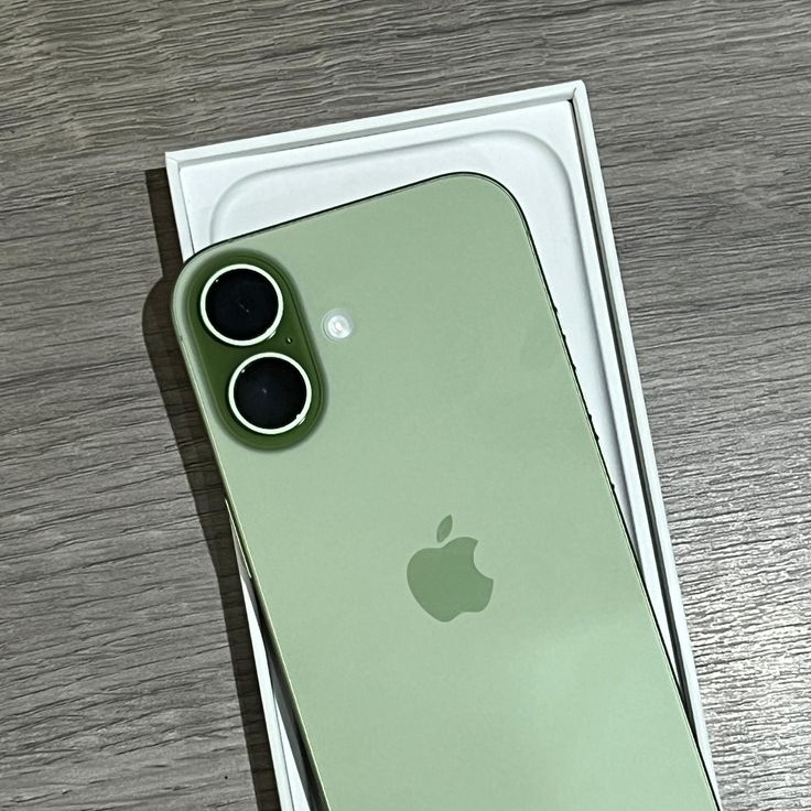 iPhone 16 simple (Copie) — vue 3